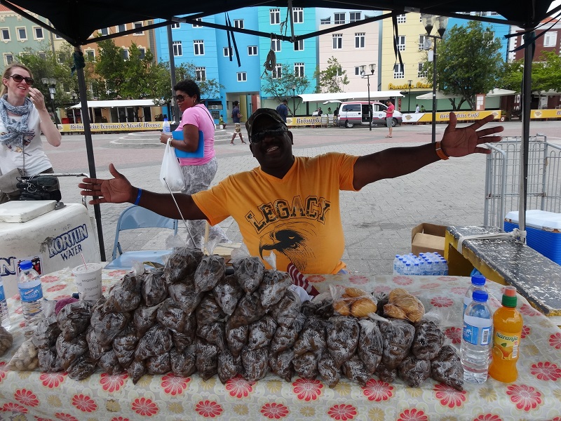 Curaçao Culinair Curaçao krammpje op straat