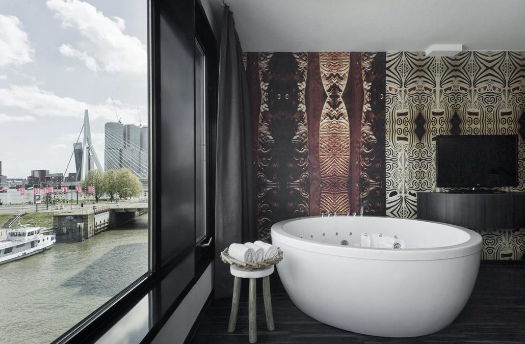 Mainport Hotel Rotterdam | Ultiem relaxen in een Waterfront Spa Kamer