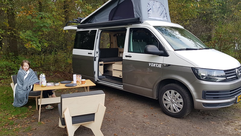 Camper Ventje ontbijt vakantiepark Nederland