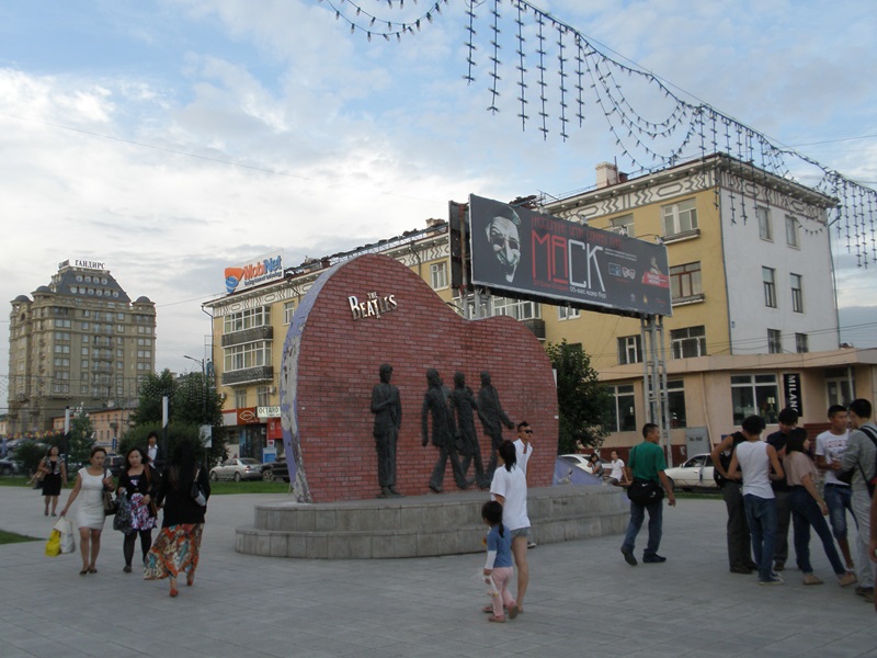 Ulaanbaatar Mongolië The Beatles Peace Avenue