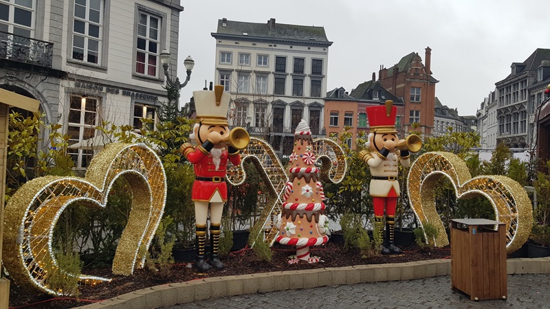 Kerstmarkt Mons Wat te doen in Mons Bergen Wallonie Belgie