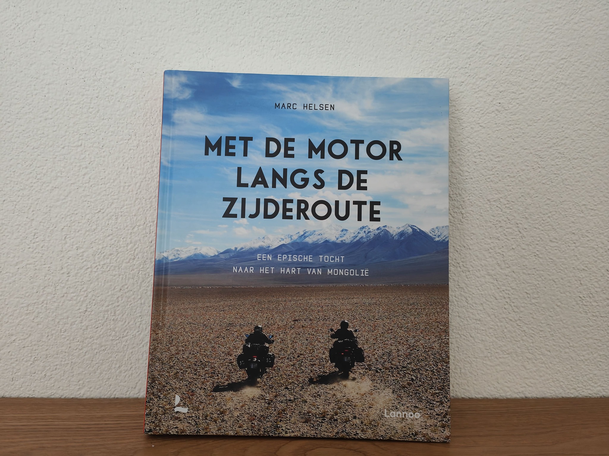 Boek Met de motor langs de Zijderoute