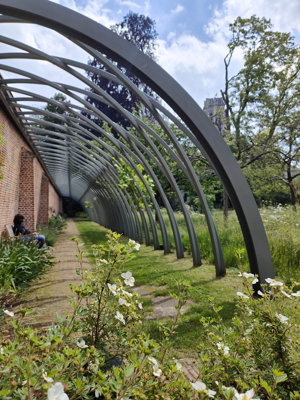 Stiltetuin van het Aartsbisschoppelijk paleis