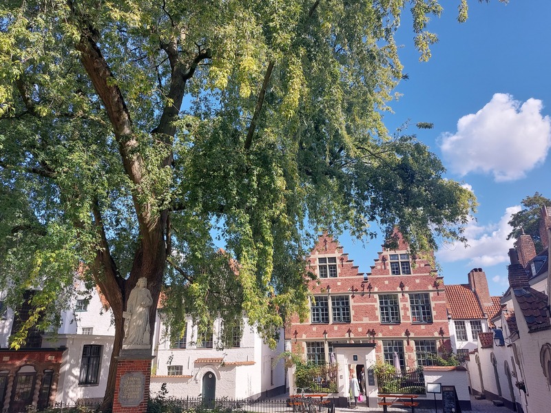 Begijnhof Citytrip Kortrijk