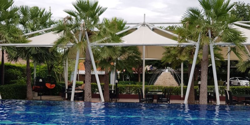 Ray Hotel Buriram Isaan Thailand zwembad